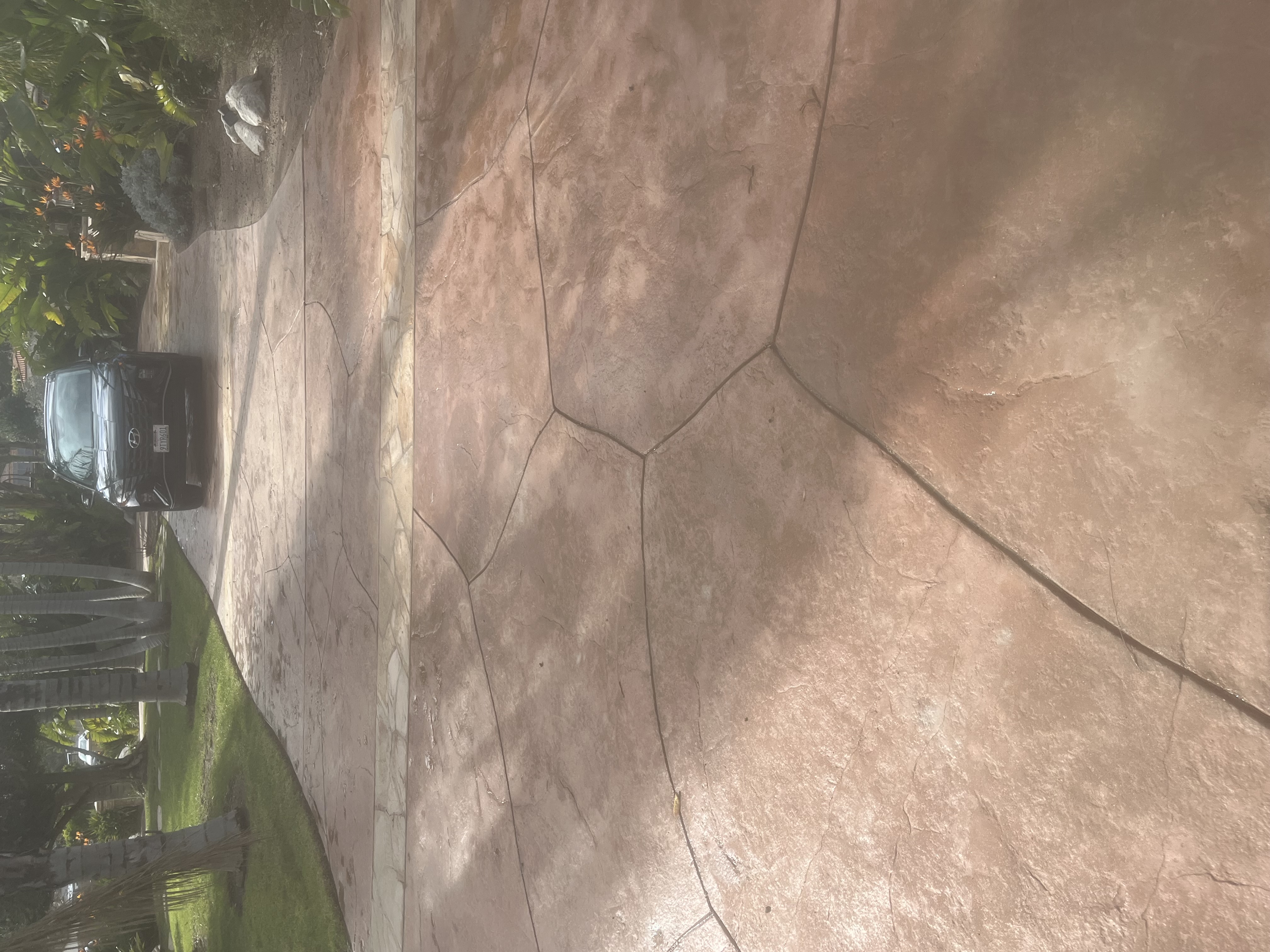 Large estate stamped flagstone driveway